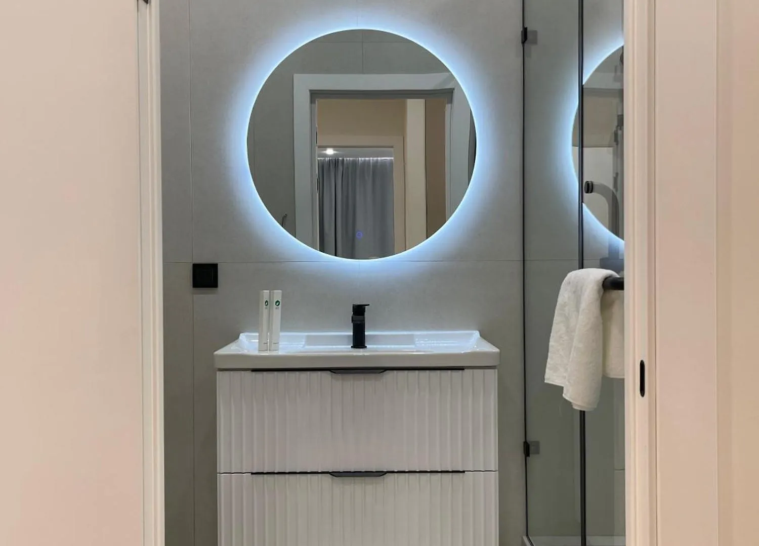 Apartment Rams City Люксовые Апартаменты Рядом С Трц Mega Almaty